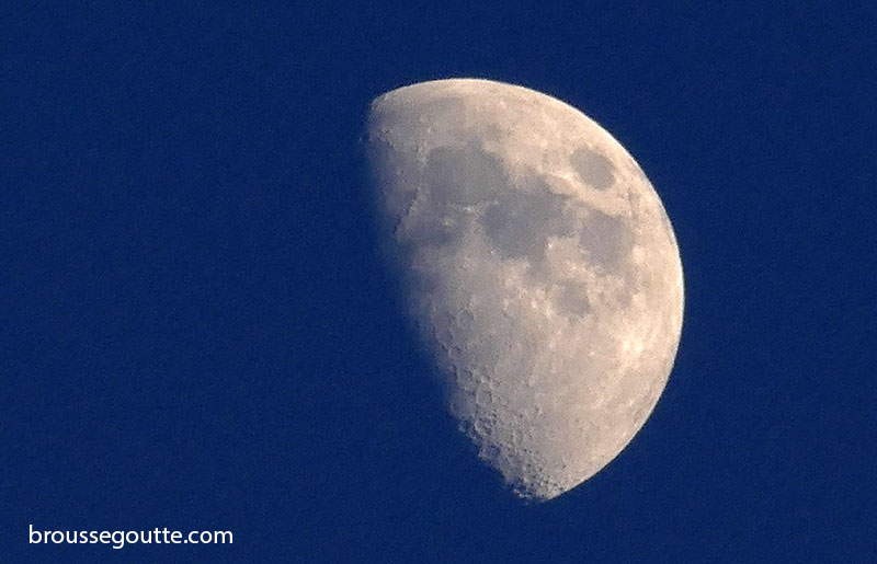 On the moon again à Nice