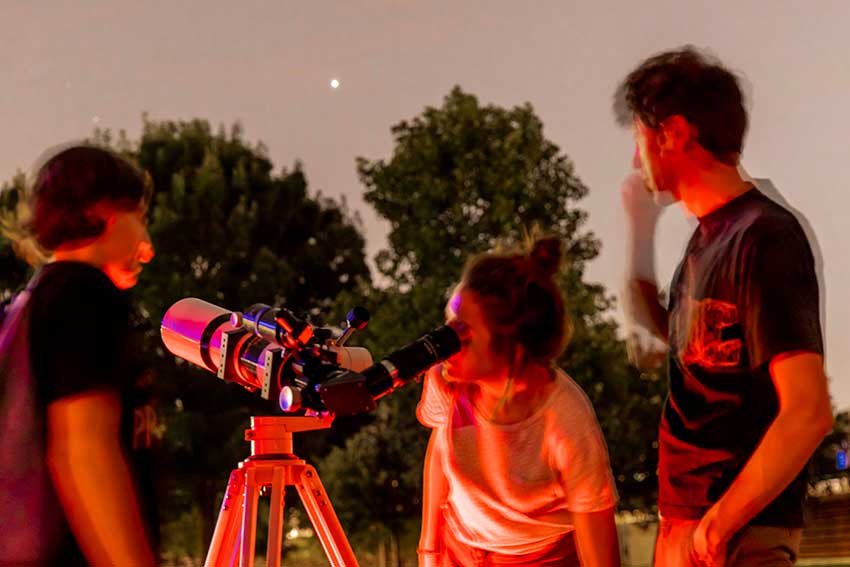 Observer le ciel lors des nuits des étoiles 2024